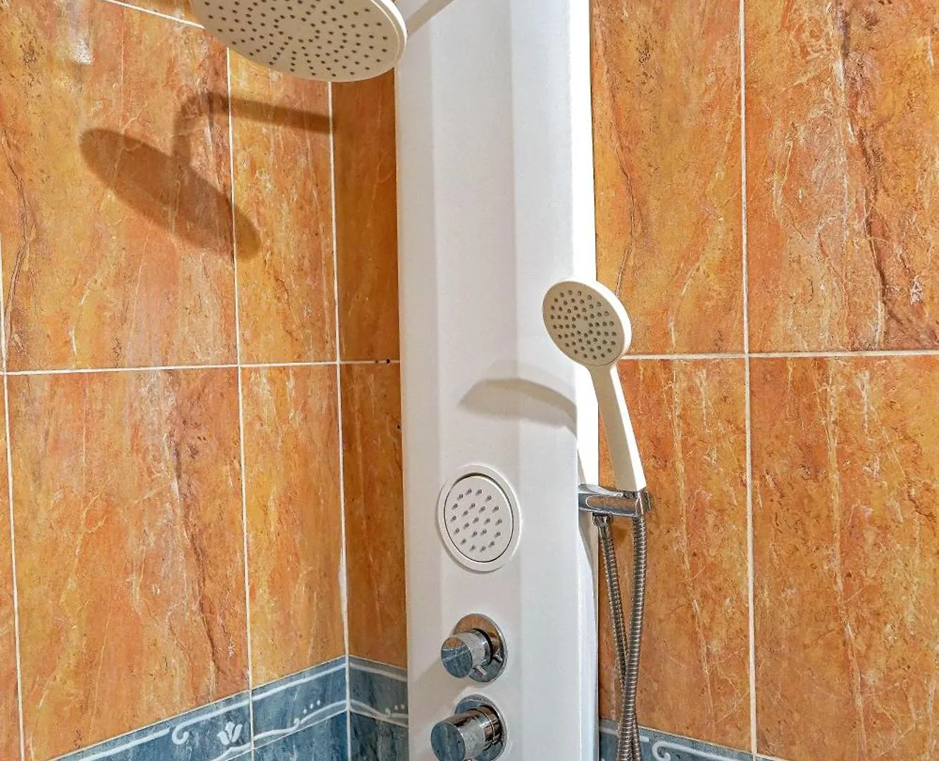 Exclusive 1 Bedroom Apartment With A Pool, 11F Arona