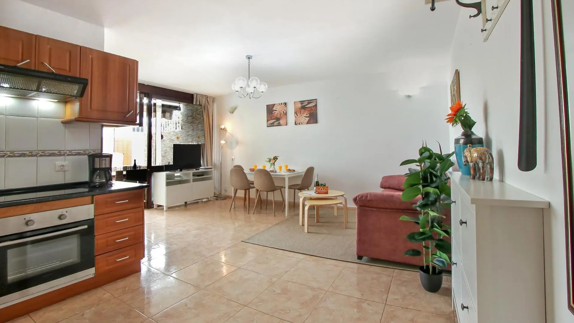 Exclusive 1 Bedroom Apartment With A Pool, 11F Arona  Holiday home Arona (Tenerife)